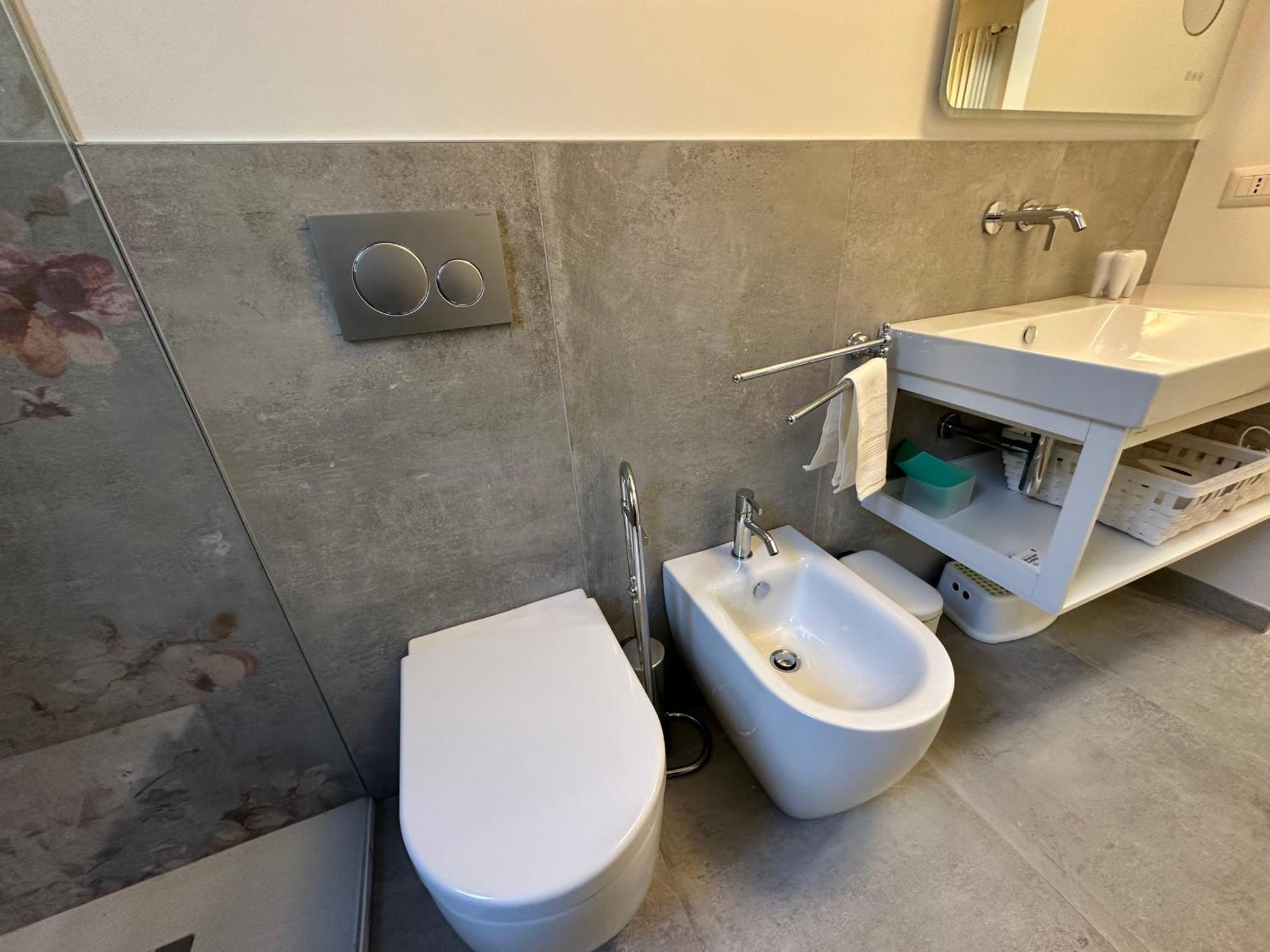 Flowers, A Cozy Suite In Milan Luaran gambar