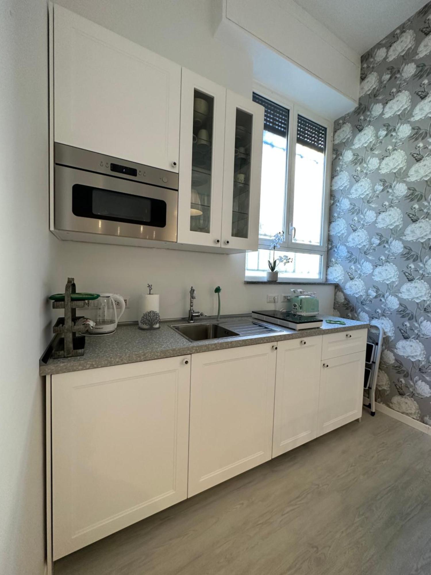 Flowers, A Cozy Suite In Milan Luaran gambar